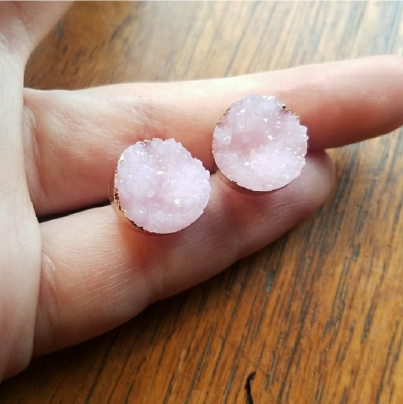 NWOT Light Pink Gold Plated Druzy Studs - Picture 4 of 8